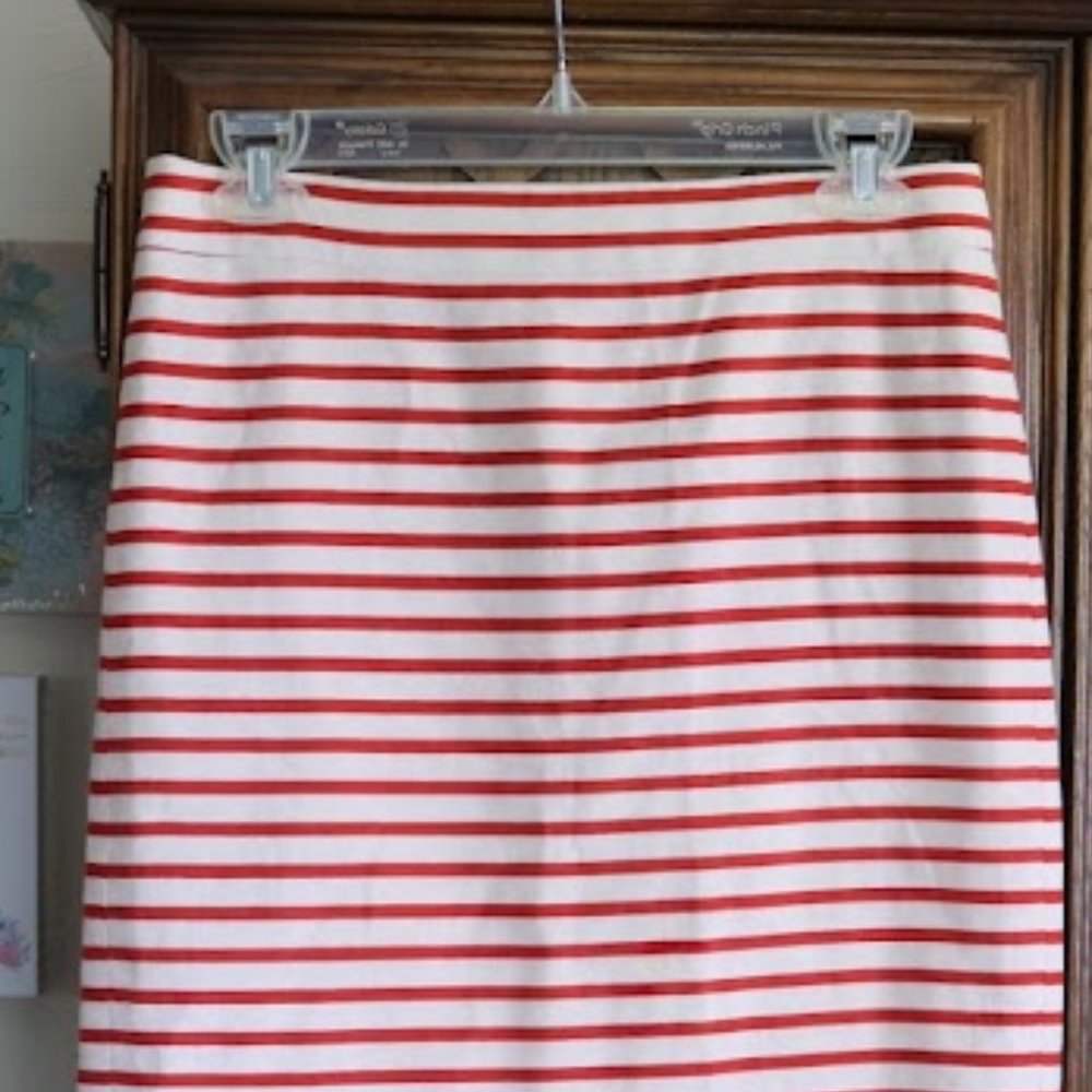 J. CREW No. 2 Pencil Skirt in Deck Stripe Style # 82131 - Red, Size 2 - Picture 4 of 16
